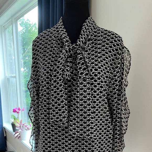Ann Taylor Tunic/Blouse - Size L -Black and White - Picture 3 of 14